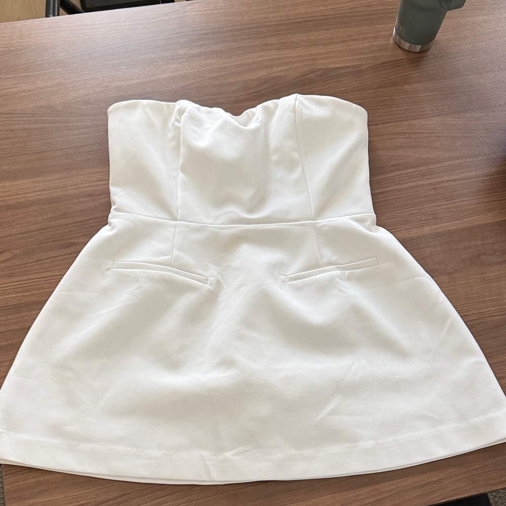 Elegant White Strapless Dress